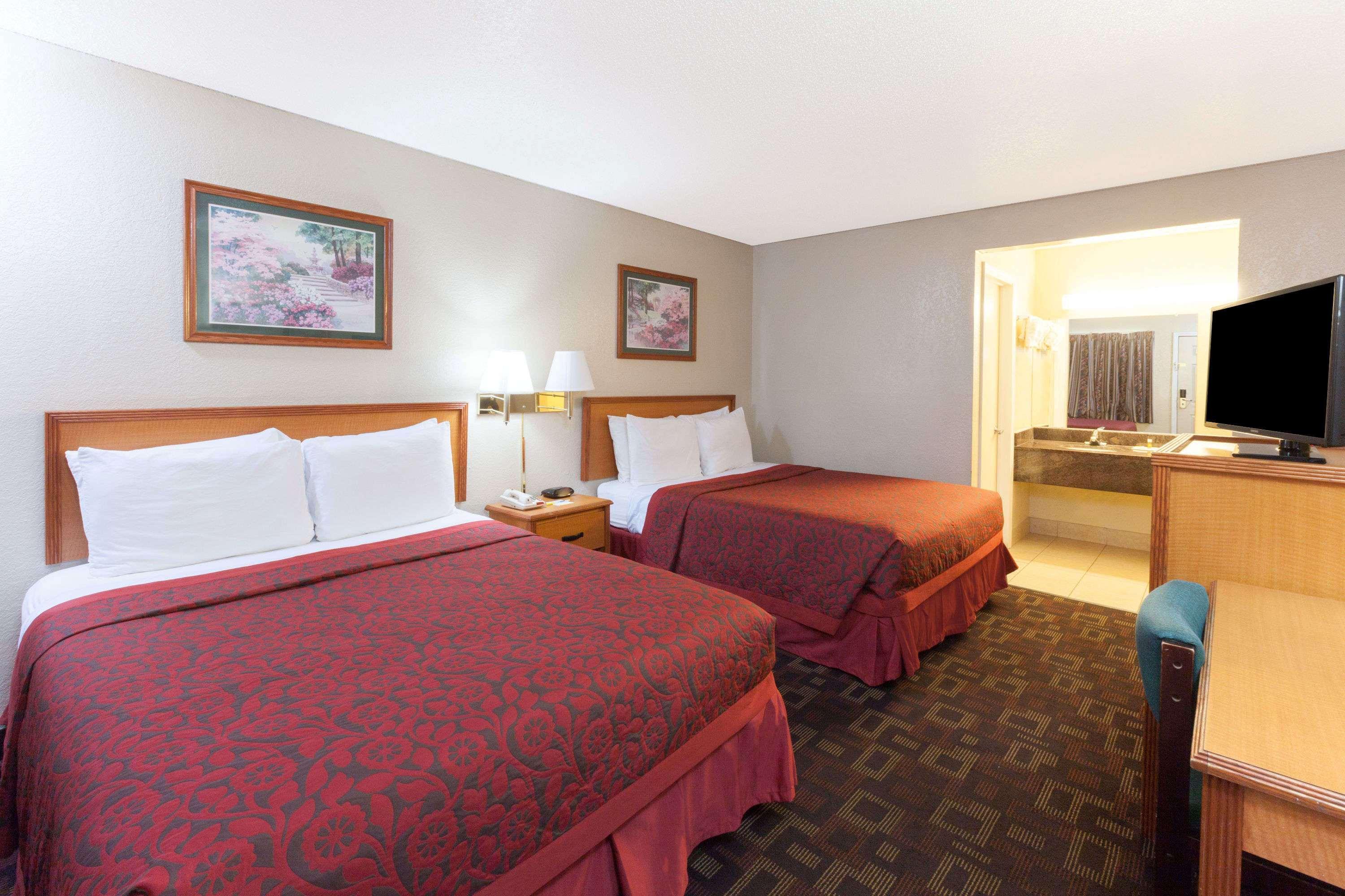 Days Inn Oklahoma City West Exterior photo