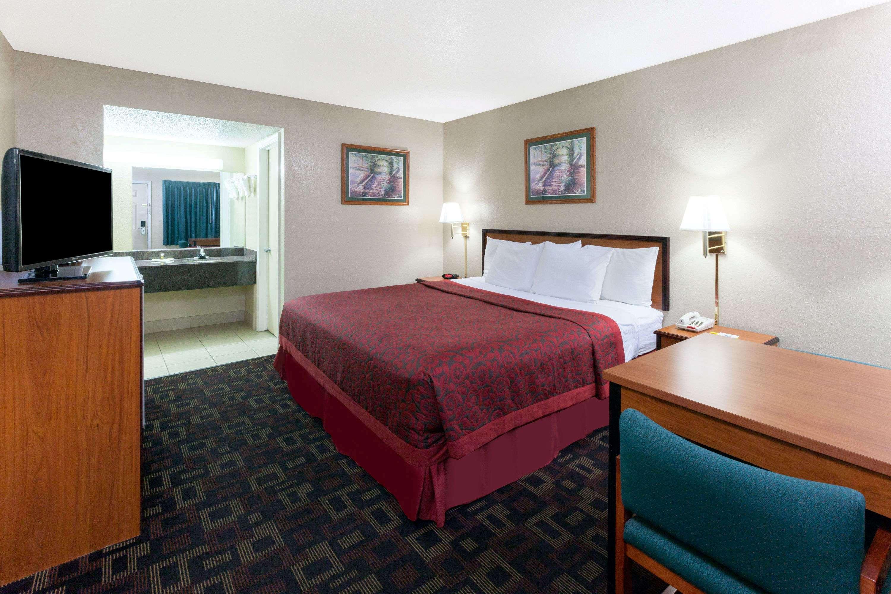 Days Inn Oklahoma City West Exterior photo