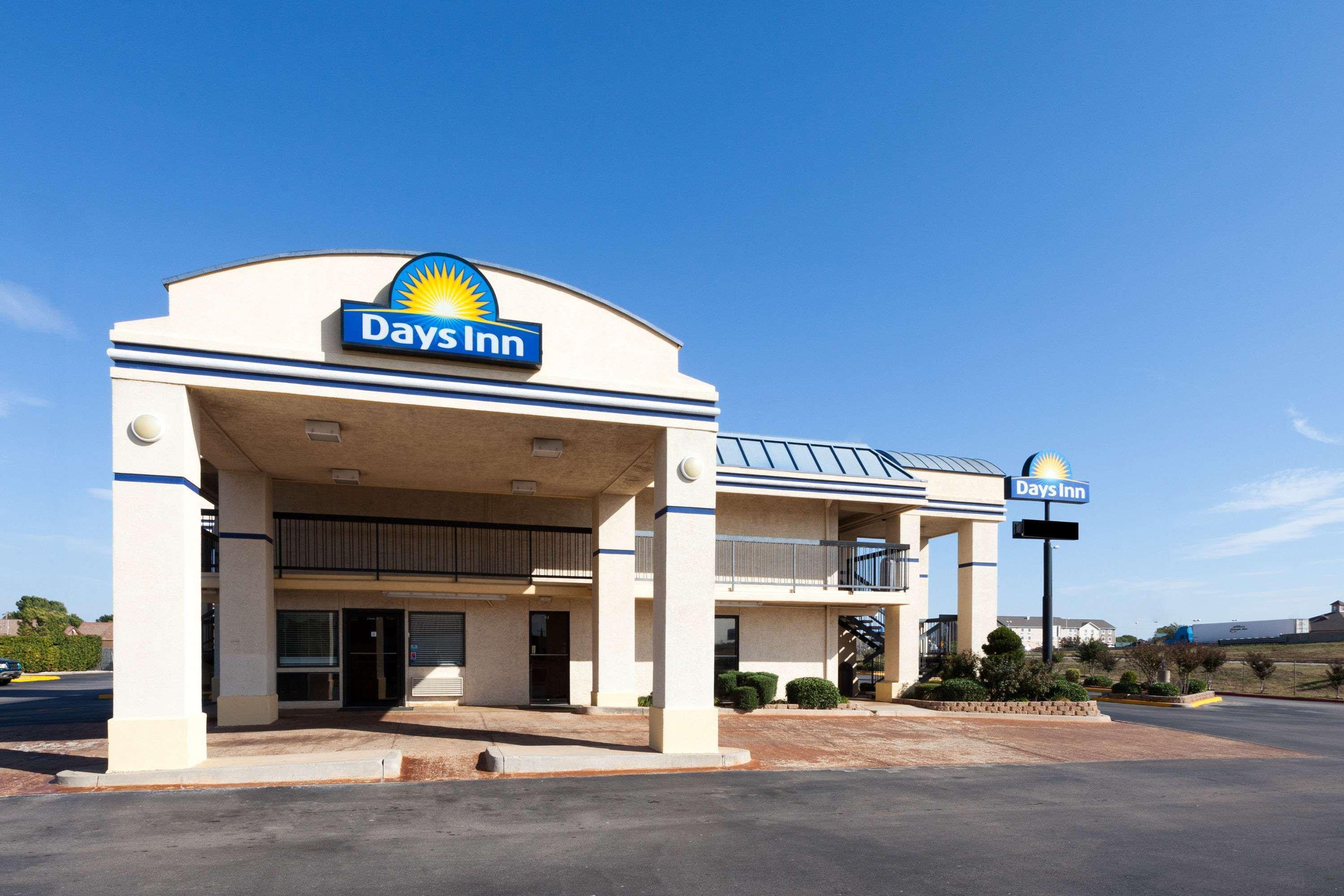 Days Inn Oklahoma City West Exterior photo